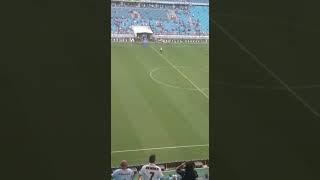 Torcida do Grêmio Invade o campo