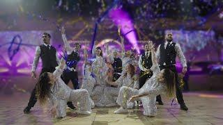 ABBA Flash Mob - EPIC Surprise Show Leaves Guests Wowed! 