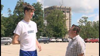 Canada Summer Games: World’s tallest teen takes the basketball court