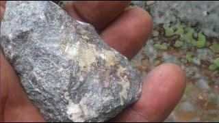 Silver Center Ghost town  - Finding Raw Silver in Ontario