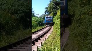 #udarata menike express train in #srilankarailway  | #srilankatrain #srilanka #upcountry #s12 ️