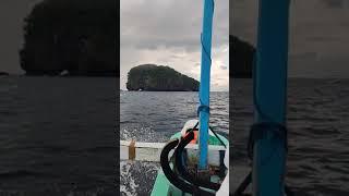 ngaturang ayah gong Baleganjur ring Pura Gili Biyaha