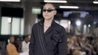 London fashion Week 2023 by Fashion show live - Slow motion catwalk model 19