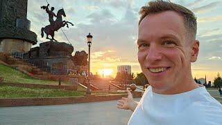 Не сдержал эмоций! Белорус впервые в парке Победы в Москве. Триумфальная арка. Памятник Кутузову.