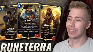 Hearthstone Player tries Legends of Runeterra - First Impressions (2021)