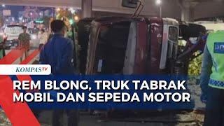 Rem Blong, Truk Tabrak Mobil dan Sepeda Motor di Pintu Keluar Tol Kelapa Gading