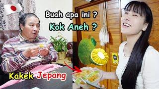 KAKEK DAN NENEK JEPANG REACTION MAKAN NANGKA️Mertua Jepang aku kasih buah Indonesia