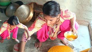 देखिए दोस्तों आज मैंने बनाई मशहूर की दाल साथ में फुल्की Laxmi Official Cooking