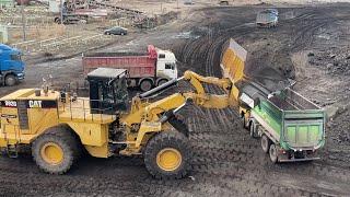 Caterpillar 992G Wheel Loader Loading Coal On Trucks With One Pass - Mega Machines Movie