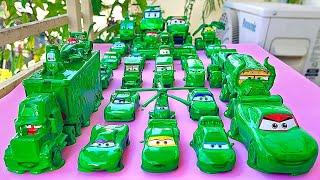 Clean up muddy minicars & disney car convoys  | Play in the garden !