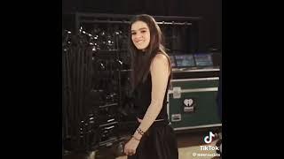 Hailee Steinfeld Punching