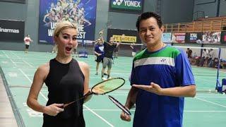 AGNEZ MO with the badminton legend Candra Wijaya