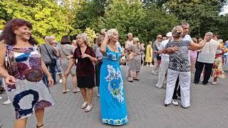 25.08.24г..."Первый Поцелуй"... Голубые Гитары... звучит на танцполе в Гомеле...