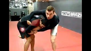 Campeão de wrestling ensina contra-ataque para o single-leg no Jiu-Jitsu sem kimono