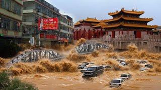 Right now in Taiwan! Horrific flash floods hit buildings and cars in Jinshan