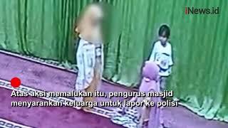 Biadab ! Aksi Pencabulan Bocah Perempuan Sedang Salat di Masjid Pangkal Pinang Terekam CCTV