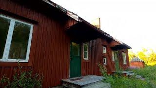 Abandoned Workers Cabin In The Artic