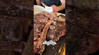 Firenze: Dove mangiare una vera Bistecca Fiorentina? vieni con noi. #shorts #bistecca #florence