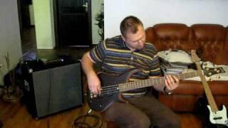 Moon bassguitar with Markbass F1 amp