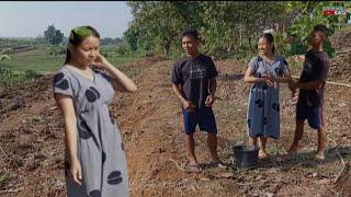 Viral No Sensor Dua Pemuda Pemudi Main Di Sawah Seperti Jadul Ada Gubuk Dibalik Pohon