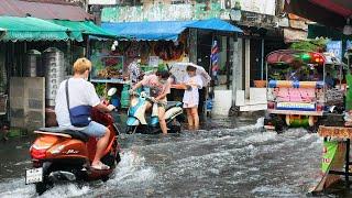 [4K UHD] Walking through a Flooded Street in Bangkok after 30 minutes of Heavy Rain