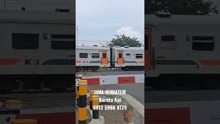 Kereta api - Lokomotif CC203