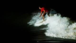 Surfing Under Moonlight - Red Bull Luna Surfera