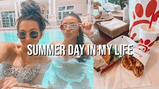 VLOG: sunbunny behind the scenes, pool day, pizza, learning a tik tok dance