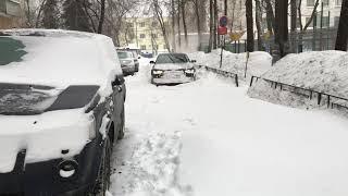 Audi A4 B8 quattro чистит снег