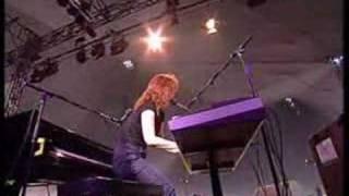 Tori amos Interview/Spark live