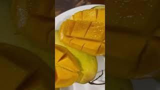 Ripe Mangoes in the Philippines Very Sweet #shorts #ripemango #fruit