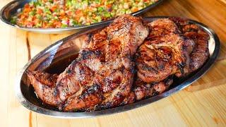 Стейки из свинины на мангале. Рецепт сочного мяса на углях и салат из овощей гриль.