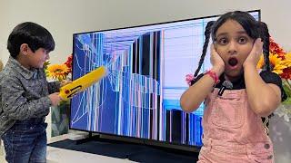 TV Toot gaya  | Accident at Home | Story about Safe play!