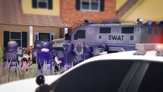 Rookie Officer Calls for SWAT BREACH After ROBBERY! - Liberty County Roblox