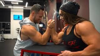  brutly Arm restling male bodybuilder vs female bodybuilder