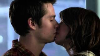 Teen Wolf Stiles and Malia Kiss