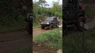 Viral bojomu tak silihe jeep offroad di kebun teh kemuning karanganyar #shorts #offroad #jeep