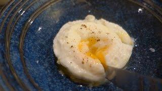 Best Poached Egg in Microwave recipe - cooking with Geoffmobile