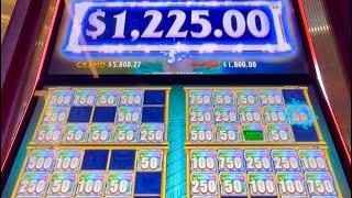 Must watch. Super Rare mega features rainbow color box triggered at $5 bet epic winning.Aqua kingdom