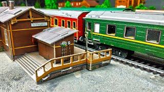 Железная дорога на макете от УМБУМ. Станция, пассажирские и грузовые вагоны масштаб H0 1/87.