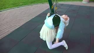 Do you know how to SWING on the swings ! Alice plays on the Playground !!!