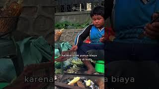 SEDIH! ANAK INI BUKANNYA SEKOLAH TAPI TERPAKSA JUALAN JAGUNG