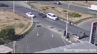 Момент ДТП с перевёртышем в Волгодонске попал на видео. 