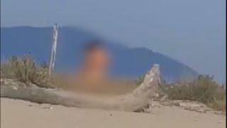 Scene di sesso alla spiaggia naturista, la denuncia di Santini