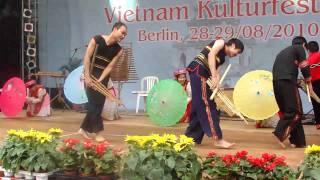 Tanzgruppe Hoi tu Thien Berlin