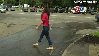 City-Feet.com - Casual barefoot trip - Anna [1]