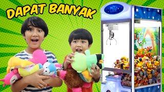 Ziyan Main Capit Boneka di Warung