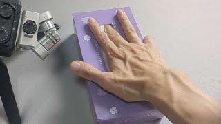 ASMR Sound of hands touching tissue box