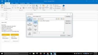 Insert a link in Outlook e-mail