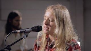 Lissie - Sleepwalking (acoustic live at Radio Nova)